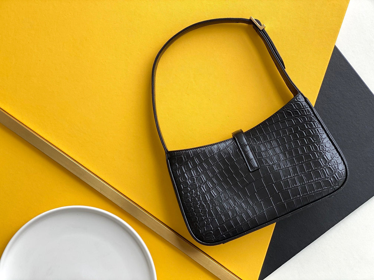 Saint Laurent LE5A7 Hobo Bag 25cm – product image 2