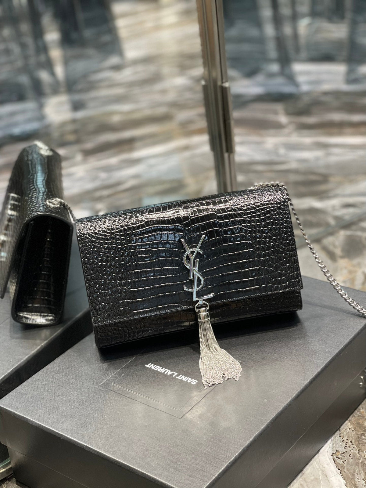 Saint Laurent Kata Medium Chain Bag With Tassel 24cm – product image 2