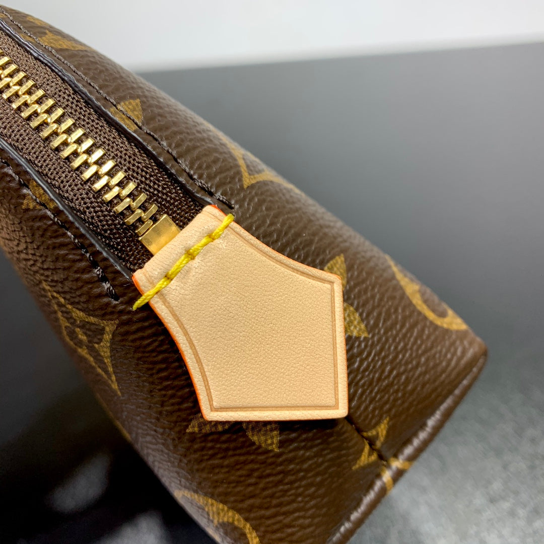 Pochette Cosmétique PM 19 in Brown Monogram Canvas
