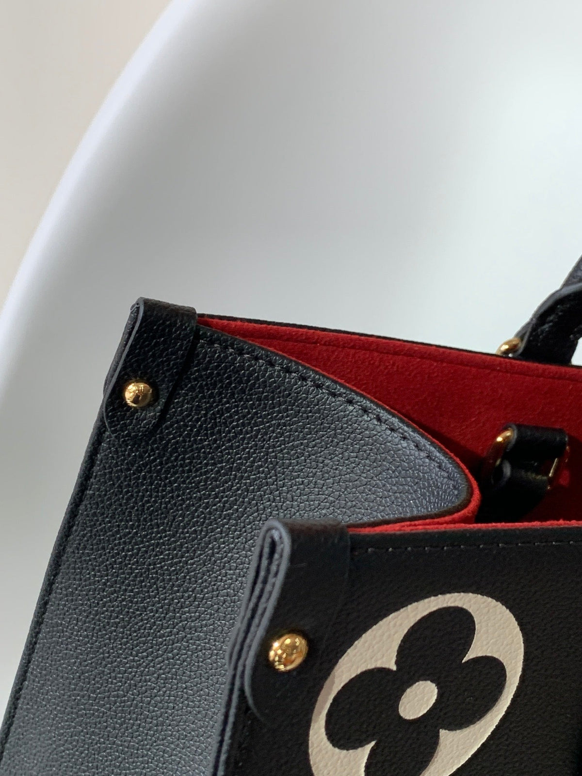 Onthego MM 35CM Black White