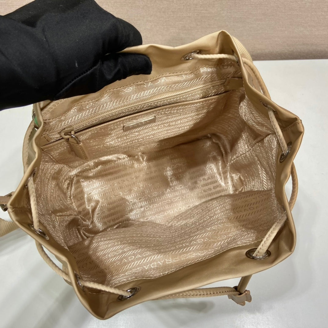 Small Backpack 28 in Shoelace Beige Parachute Fabric