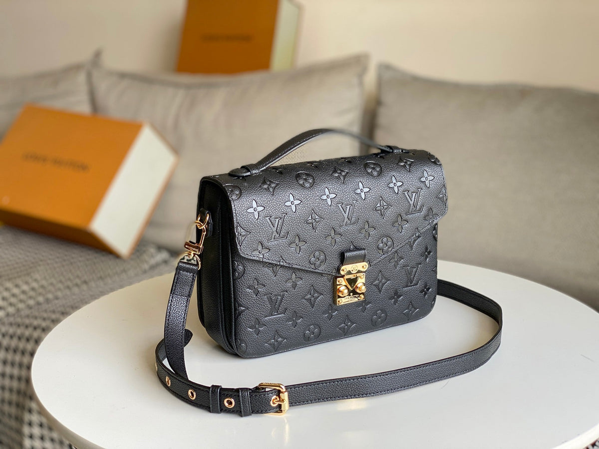 25S Pochette Metis 25 in Black Monogram Coated Canvas Gold Hardware