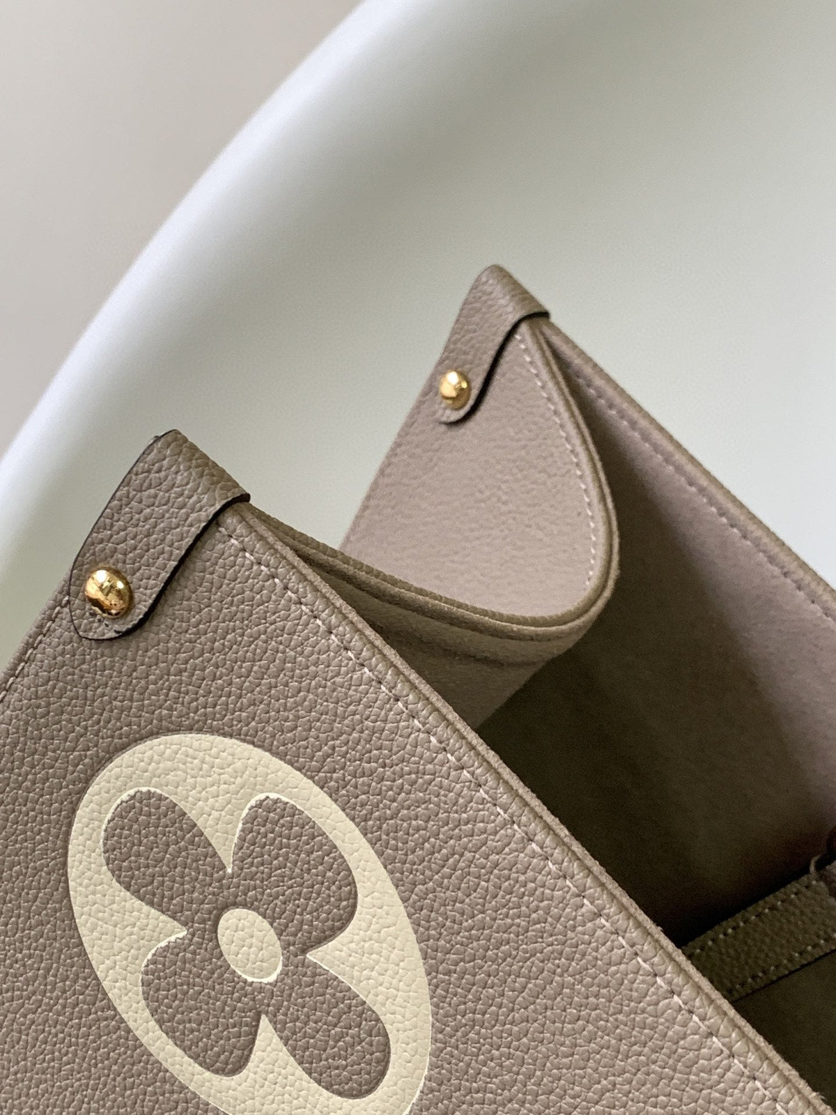 Onthego GM 41 Grey Cream