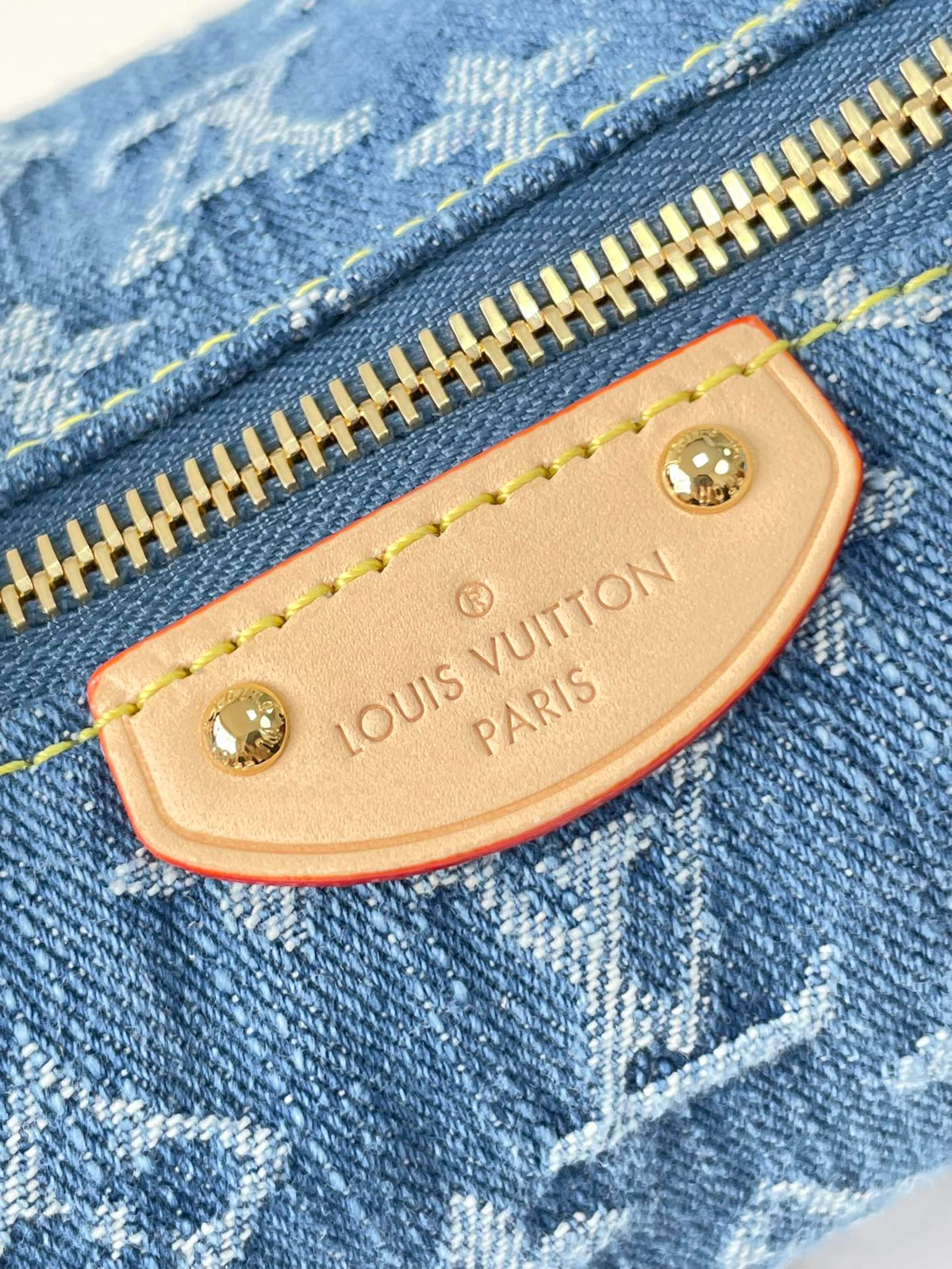 Hills Pochette 18 in Blue Monogram Denim