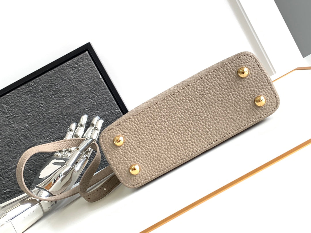 Capucines Mini 21 in Khaki Brown Taurillon Gold Hardware