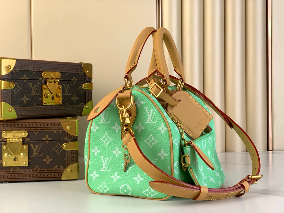 Speedy P9 Bandoulière 25 in Emerald Green Monogram Calfskin