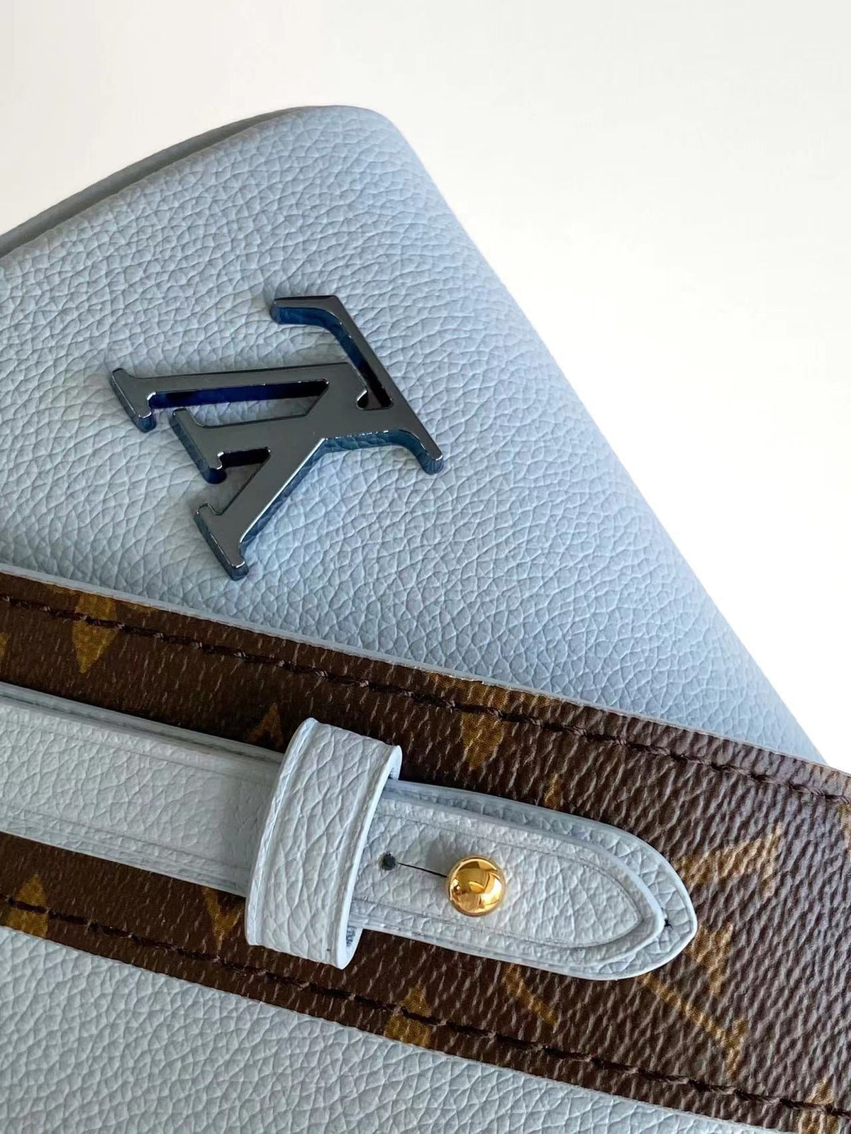 Speedy Bandoulière 18 in Blue Hour Calfskin