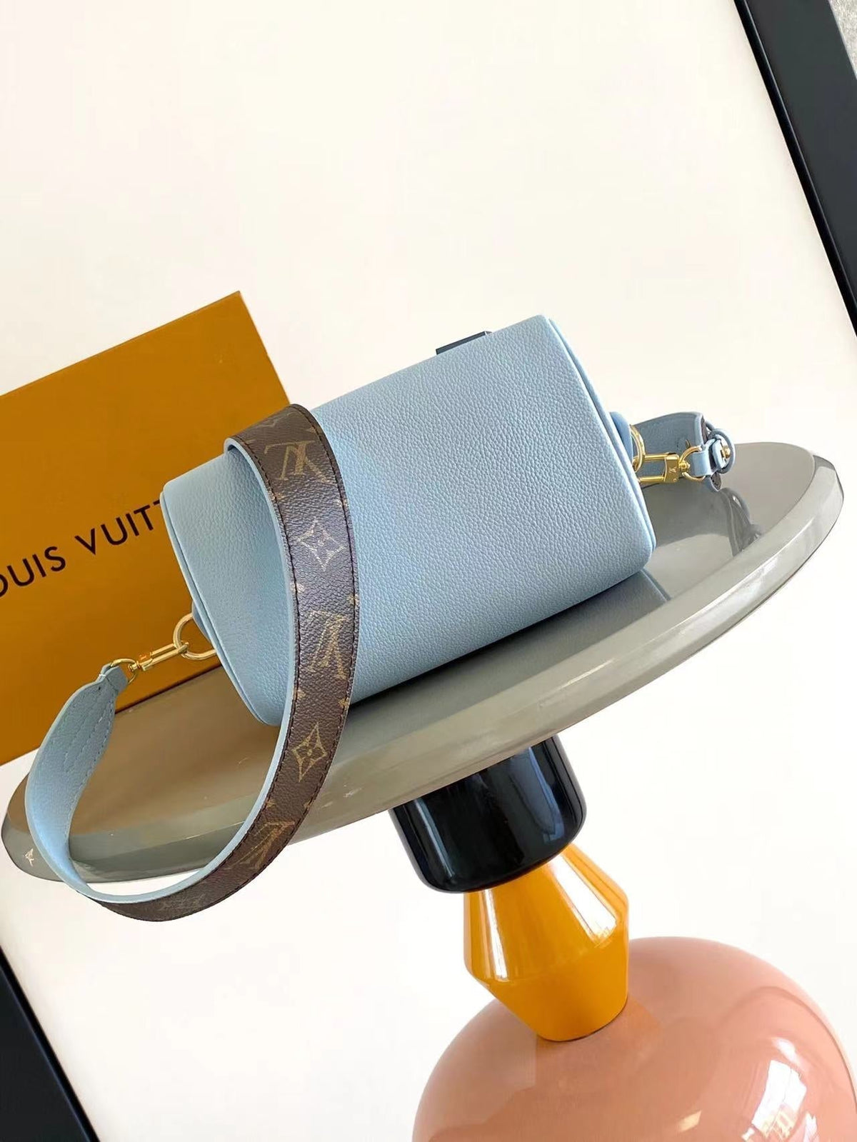 Speedy Bandoulière 18 in Blue Hour Calfskin