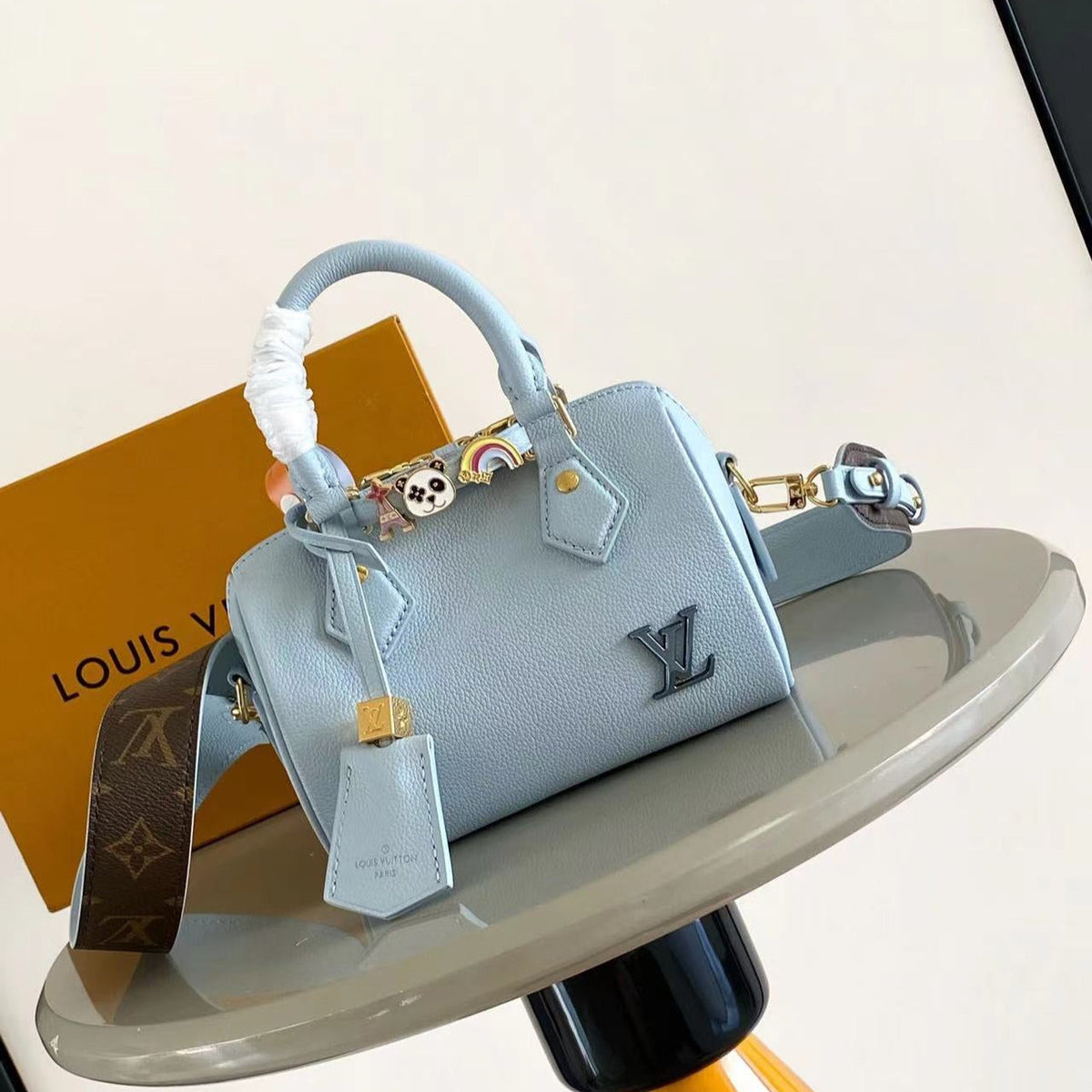 Speedy Bandoulière 18 in Blue Hour Calfskin