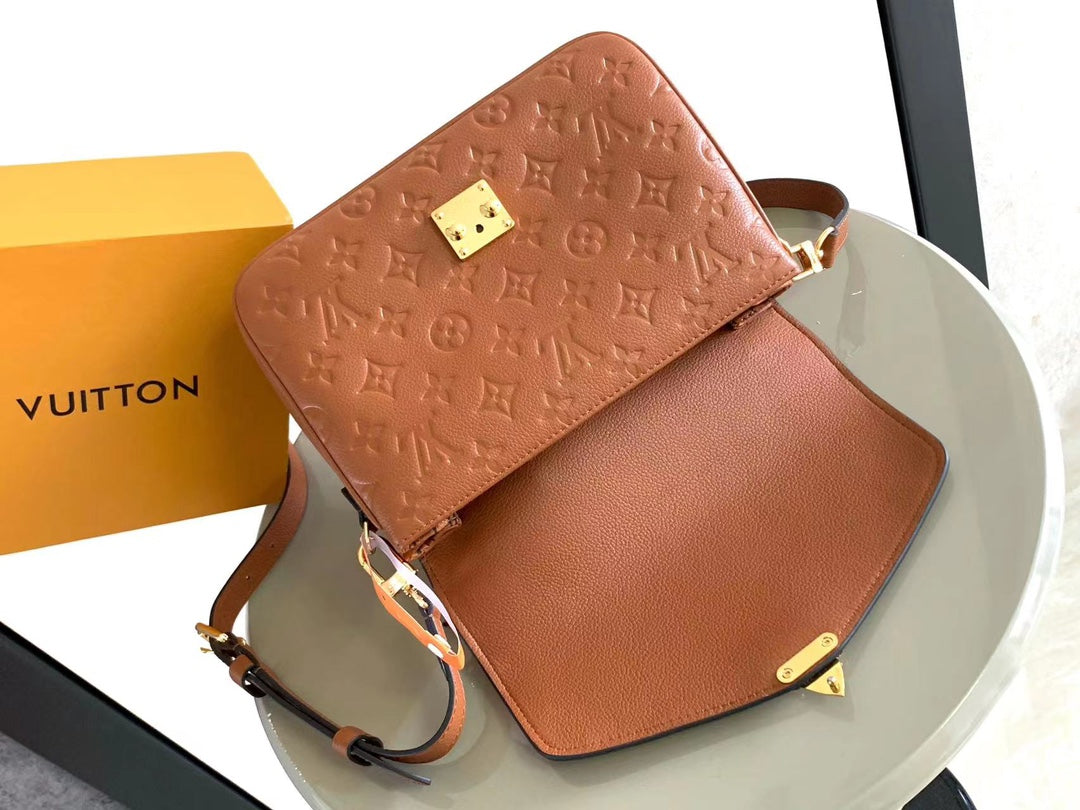 Pochette Métis 25 in Cognac Monogram Empreinte Leather Gold Hardware