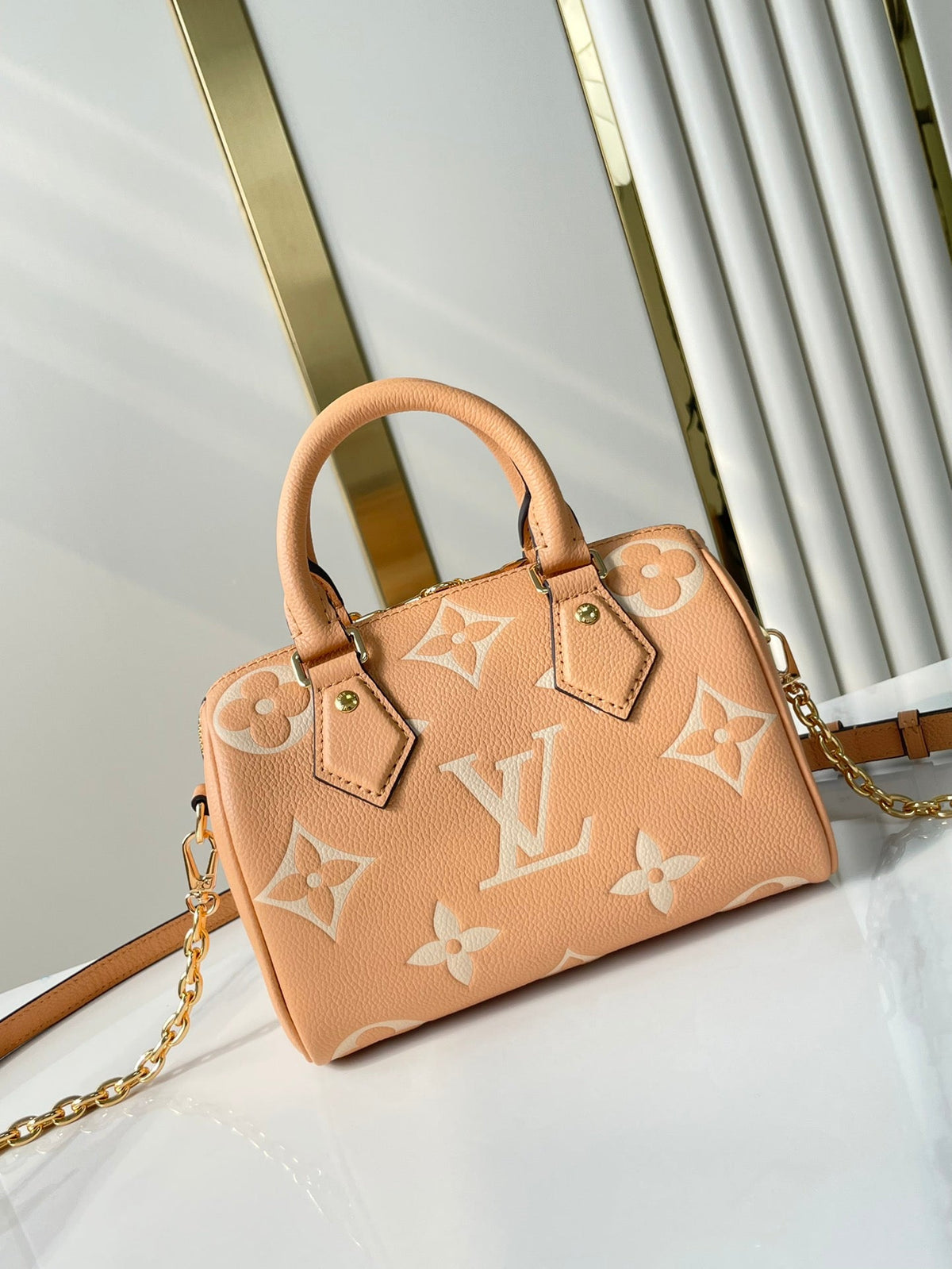 Speedy Bandoulière 20 in Arizona Cream Monogram Empreinte Leather