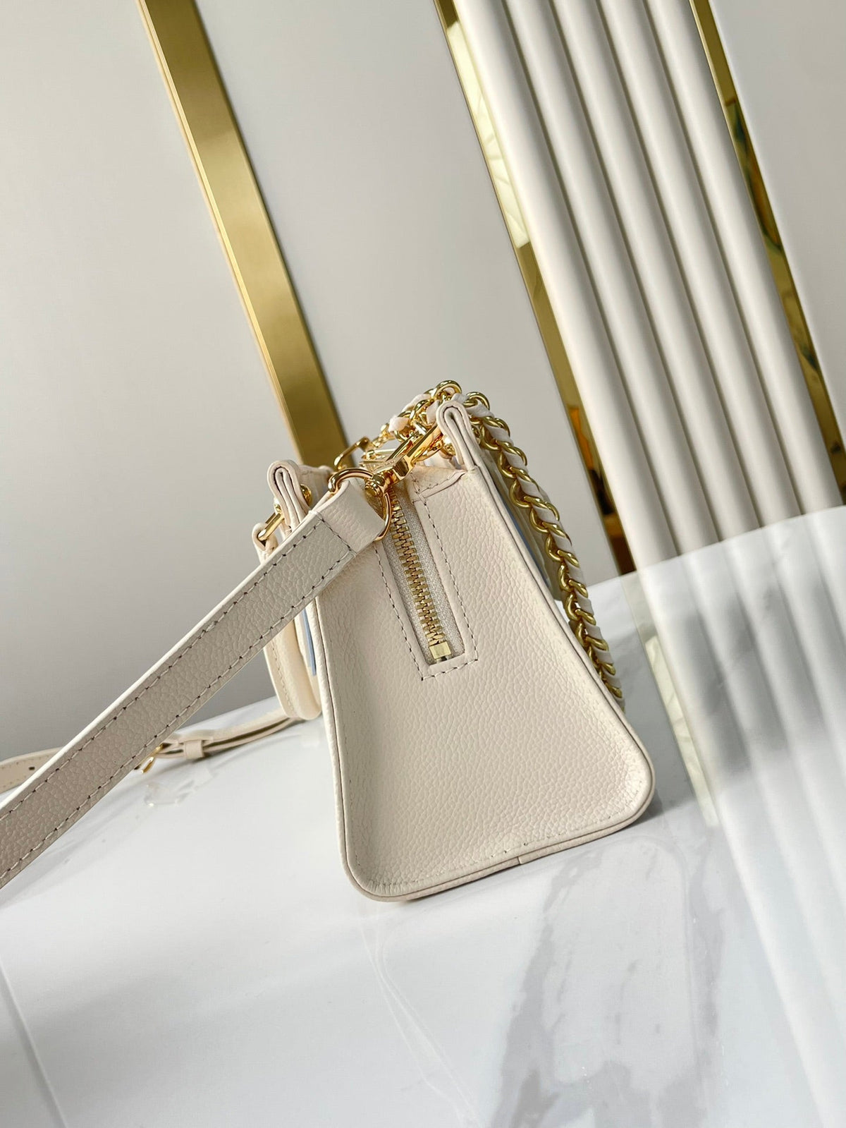 Onthego 25 in Cream Blue Calfskin Gold Hardware