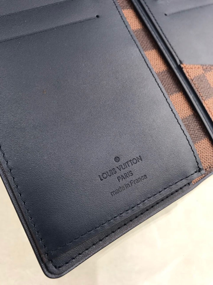 Louis Vuitton Portefeuille Brazza Long Wallet 20cm – product image 2