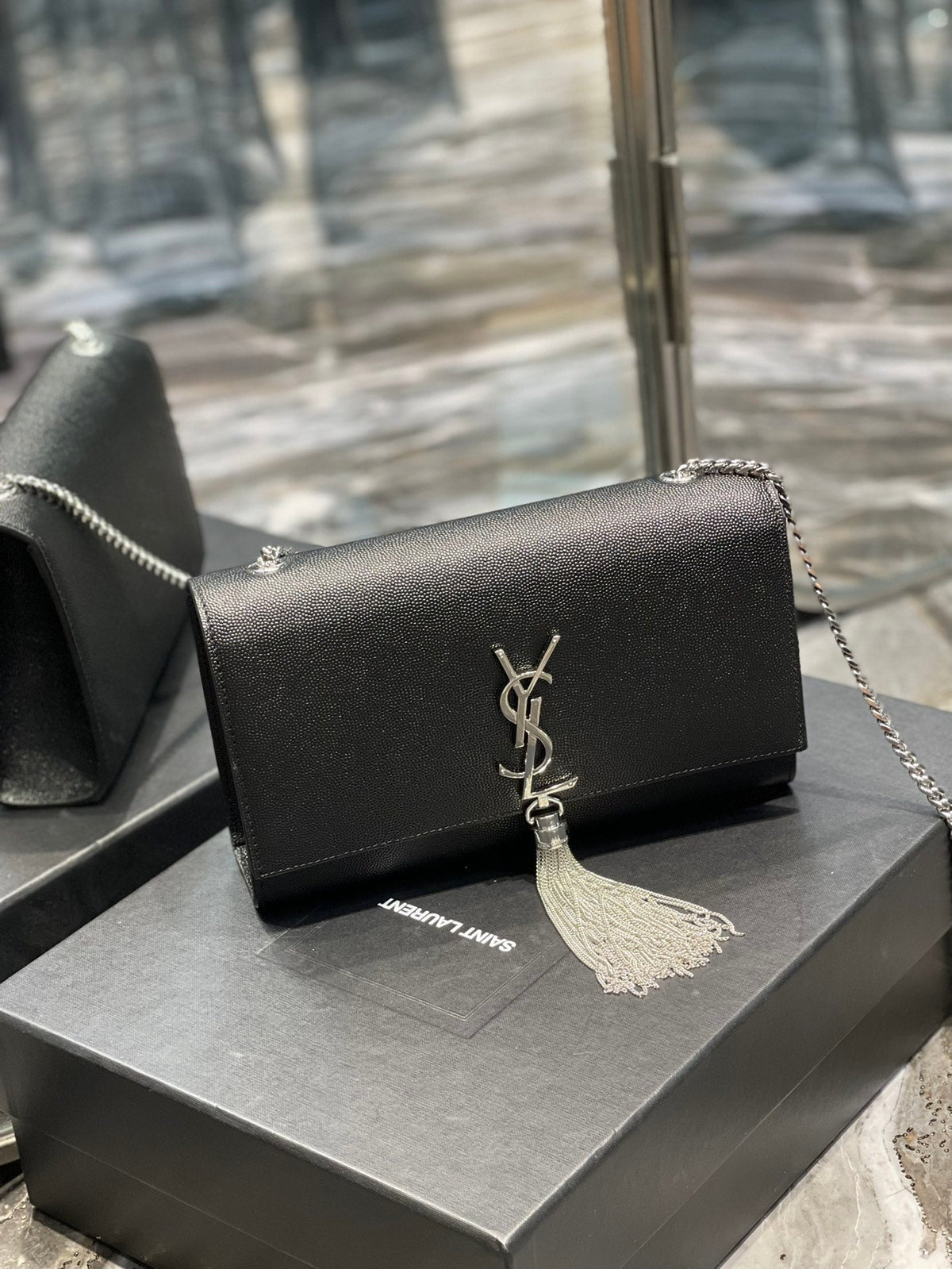 Saint Laurent Kata Medium Chain Bag With Tassel 24cm – product image 3