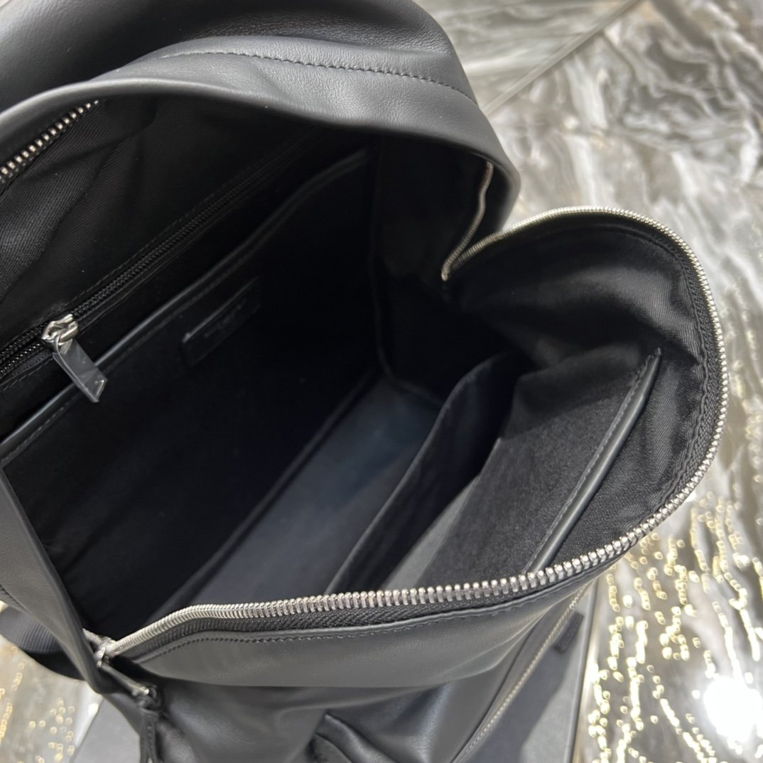 Saint Laurent City Backpack In Unisex 35cm Black – product image 4