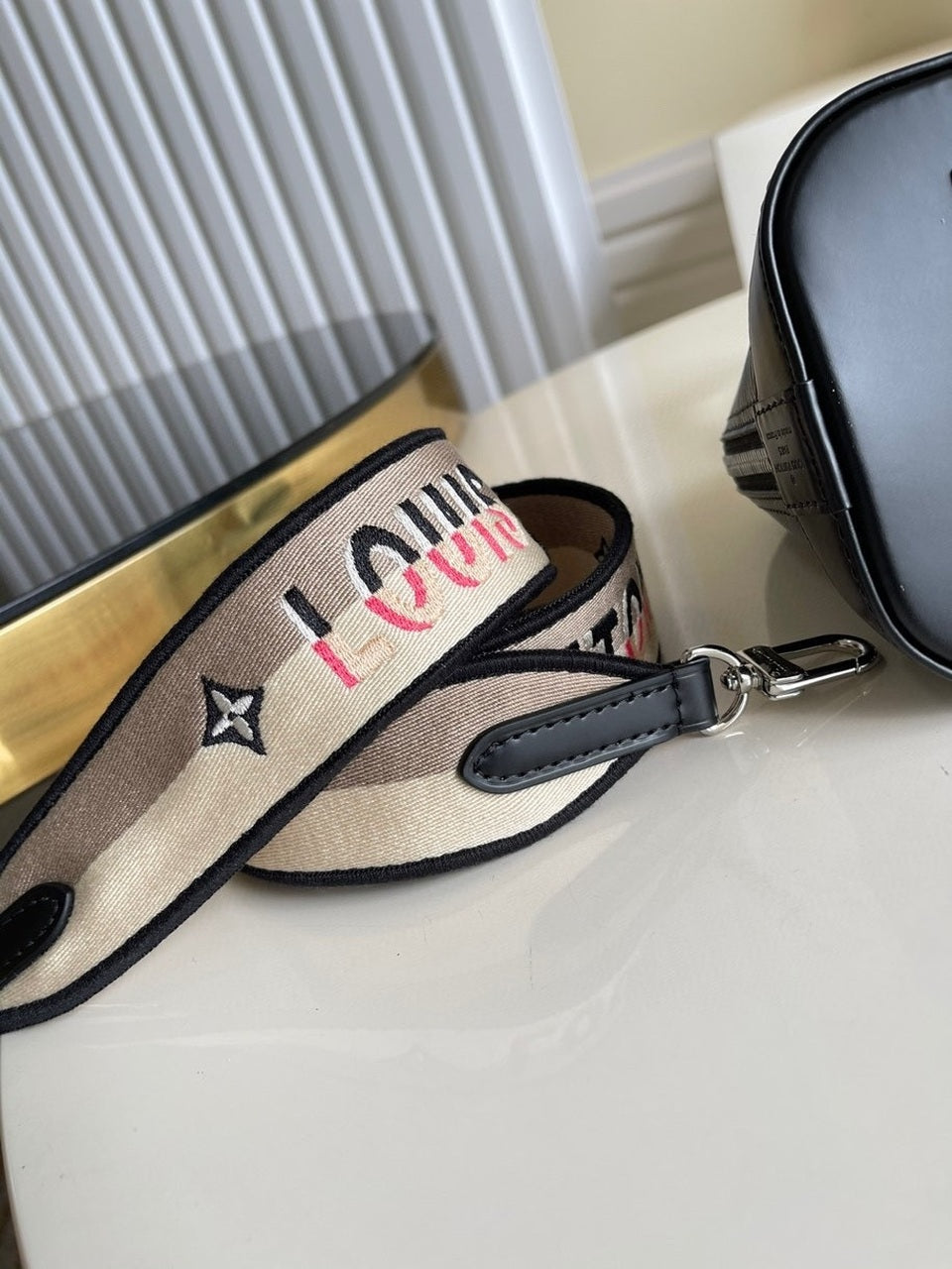Louis Vuitton Alma BB Bag 24cm Epi Leather Spring/Summer Collection M57426 Black – product image 6