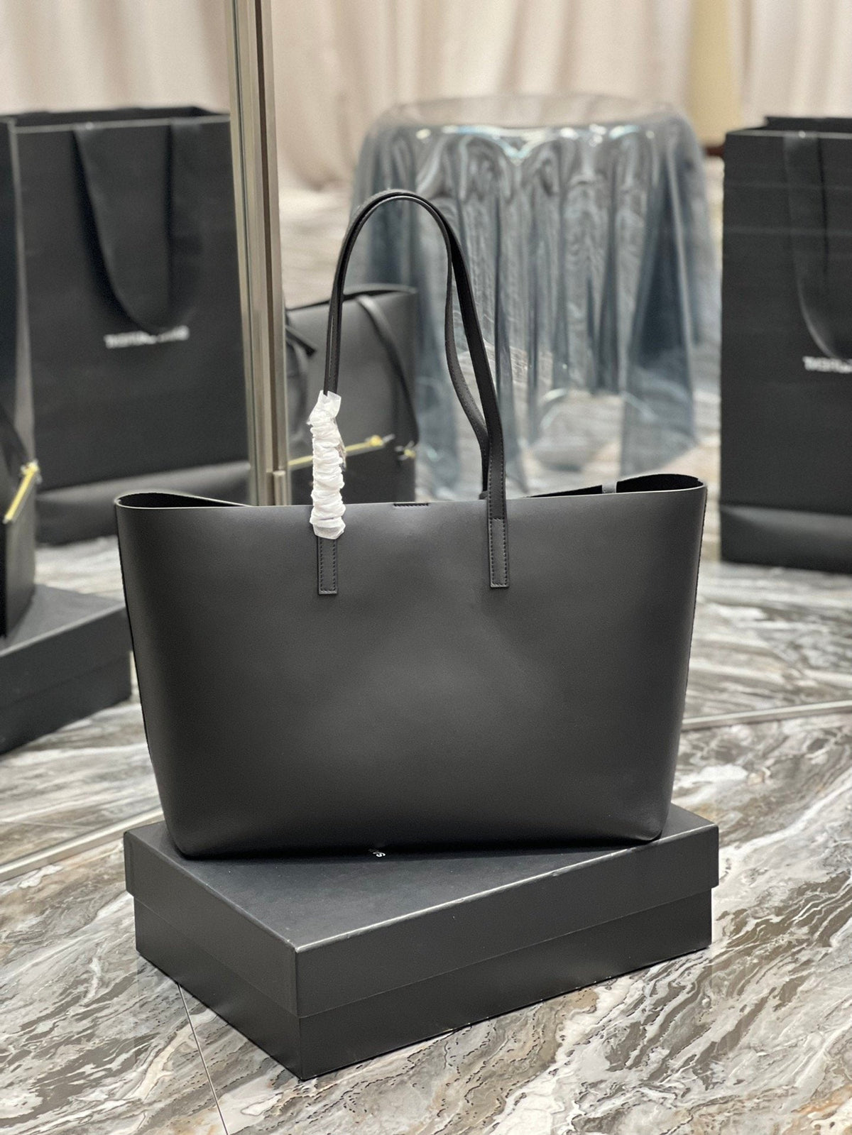 Saint Laurent Shopping Tote Bag With Gold Hardware 38cm – product image 4