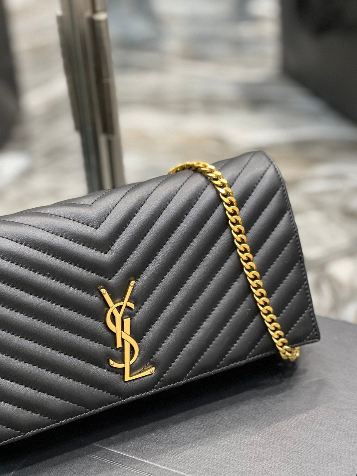 Saint Laurent Kata 99 Chain Bag With Gold Hardware 26cm – product image 4