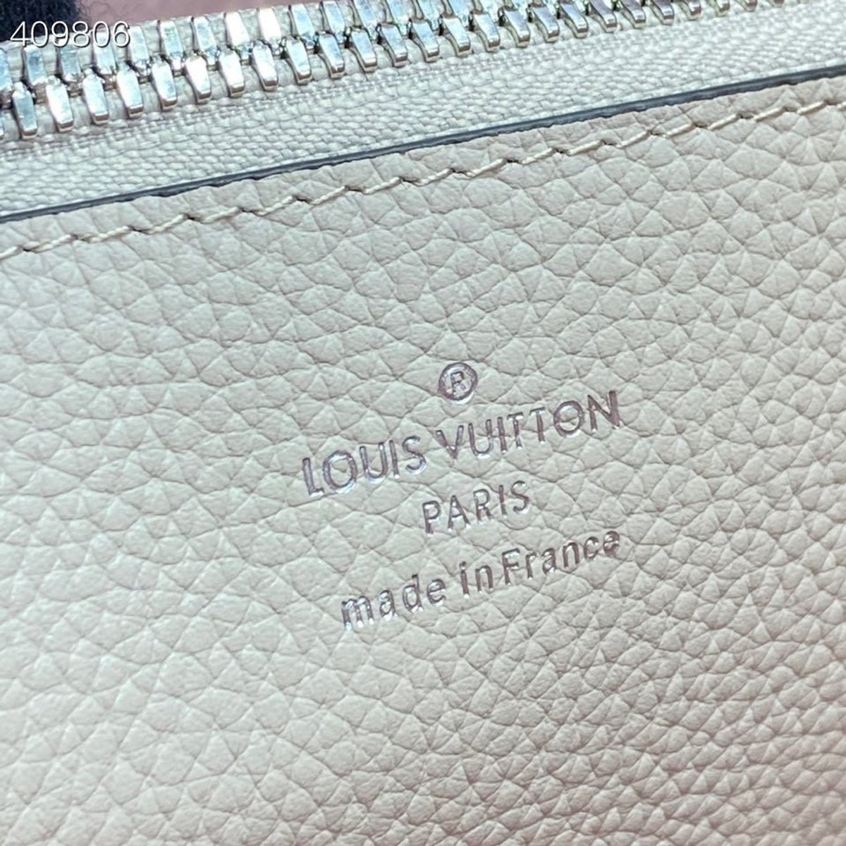 Louis Vuitton Muria Bag 22cm Mahina Calfskin Leather Spring/Summer Collection M57526 Mist – product image 17