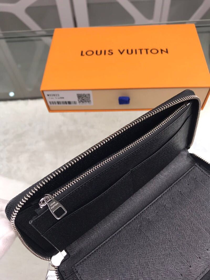 Louis Vuitton Zippy Vertical Wallet 20cm – product image 9