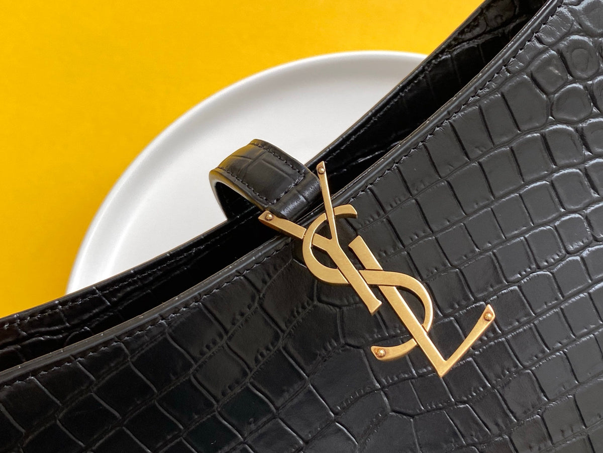 Saint Laurent LE5A7 Hobo Bag 25cm – product image 6