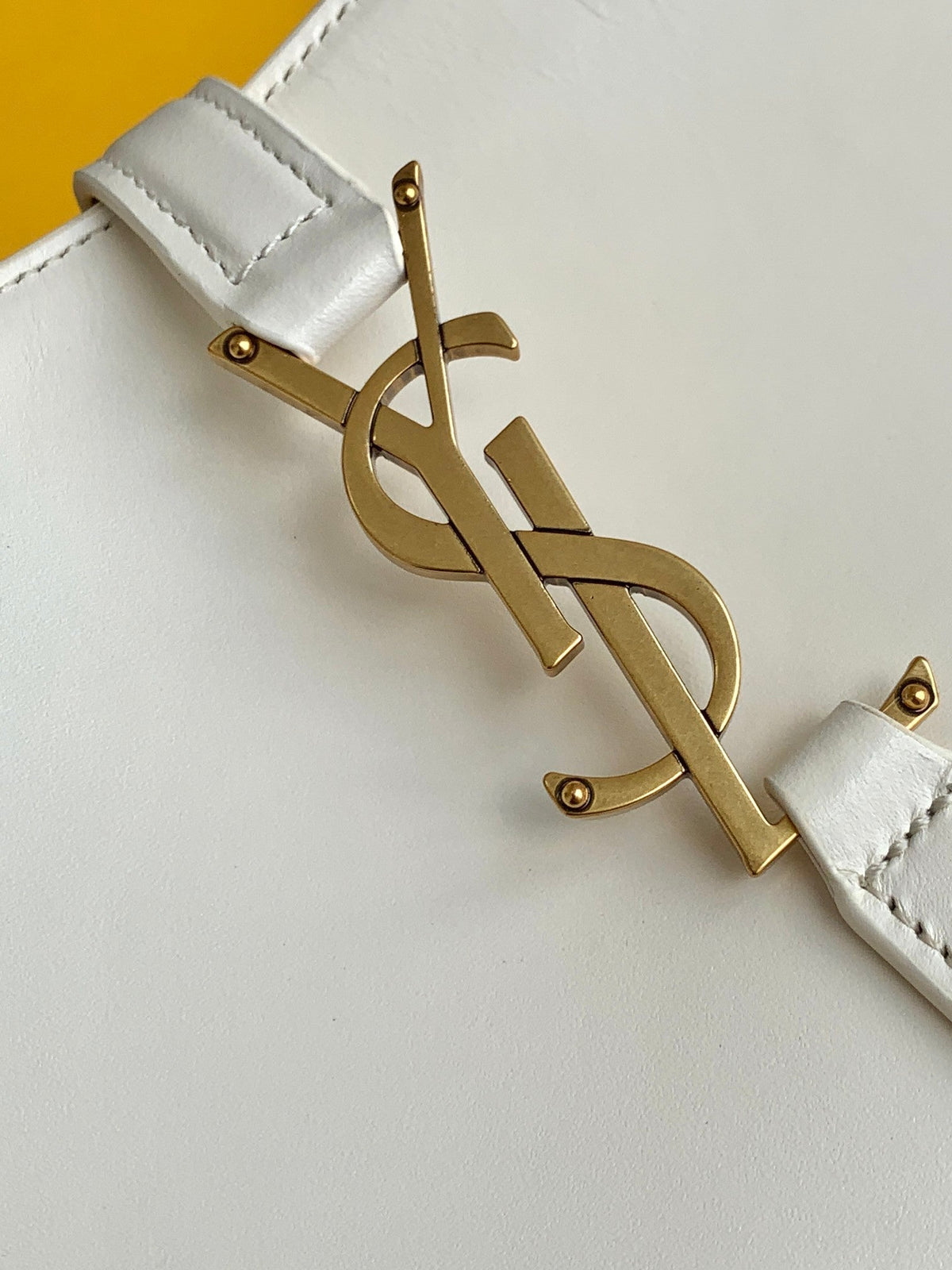 Saint Laurent LE5A7 Hobo Bag 25cm – product image 6