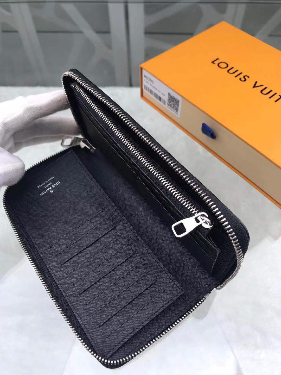 Louis Vuitton Zippy Vertical Wallet 20cm – product image 7