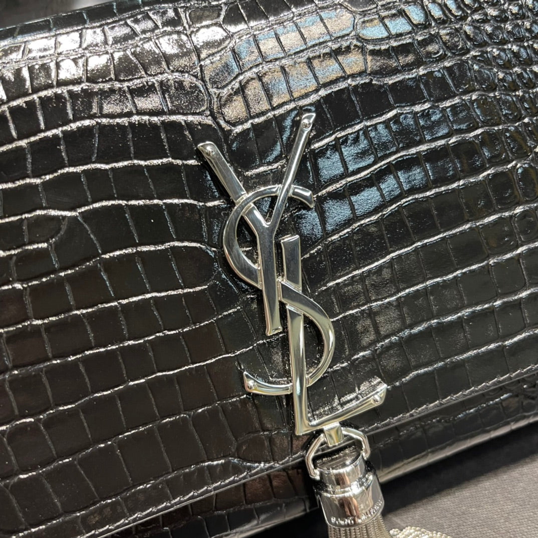 Saint Laurent Kata Medium Chain Bag With Tassel 24cm – product image 6