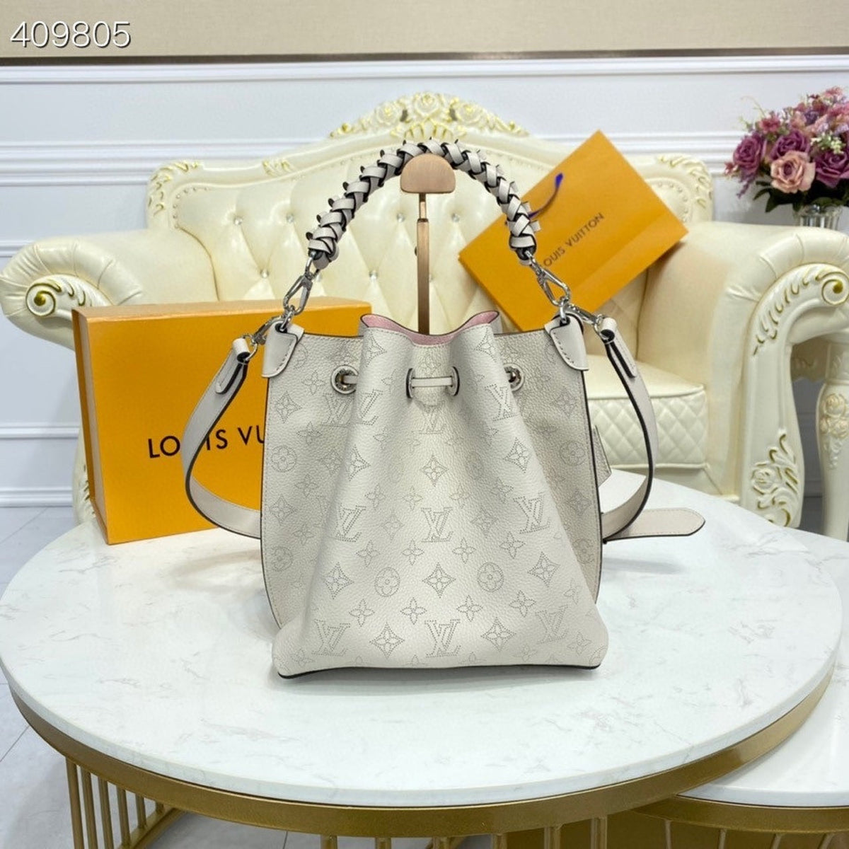 Louis Vuitton Muria Bag 22cm Mahina Calfskin Leather Spring/Summer Collection M57526 Mist – product image 5