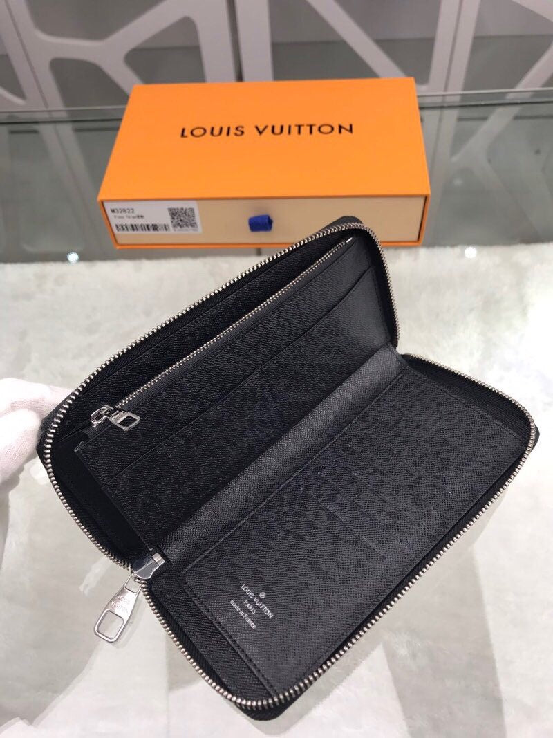 Louis Vuitton Zippy Vertical Wallet 20cm – product image 7
