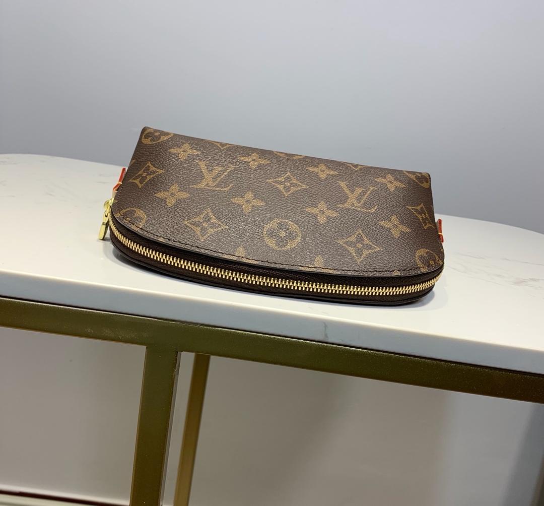 Louis Vuitton Cosmetic Pouch 19cm Brown – product image 3