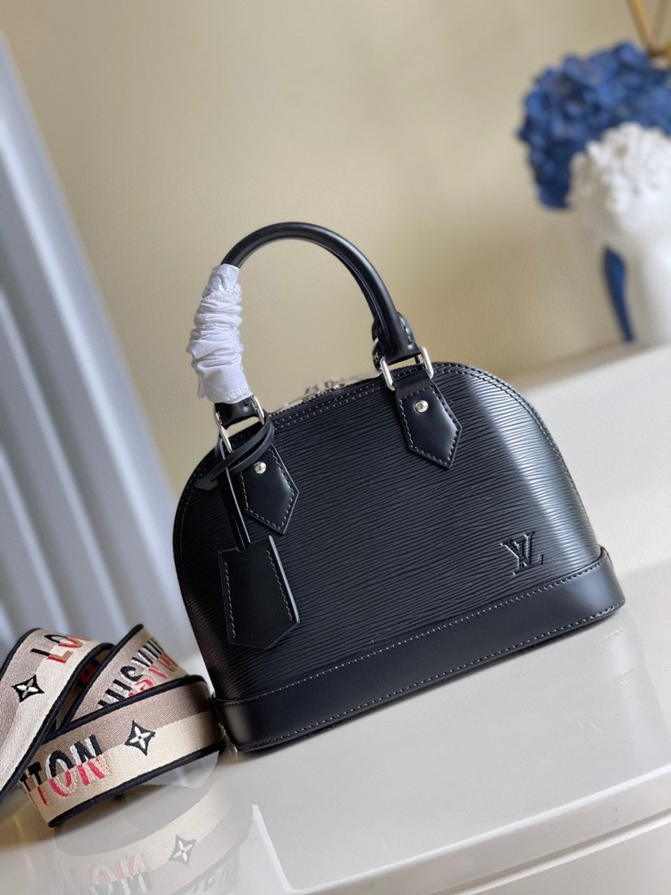 Louis Vuitton Alma BB Bag 24cm Epi Leather Spring/Summer Collection M57426 Black – product image 3