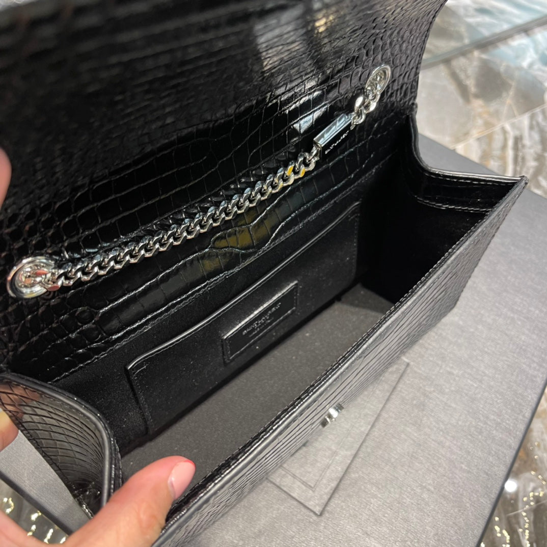 Saint Laurent Kata Medium Chain Bag With Tassel 24cm – product image 9