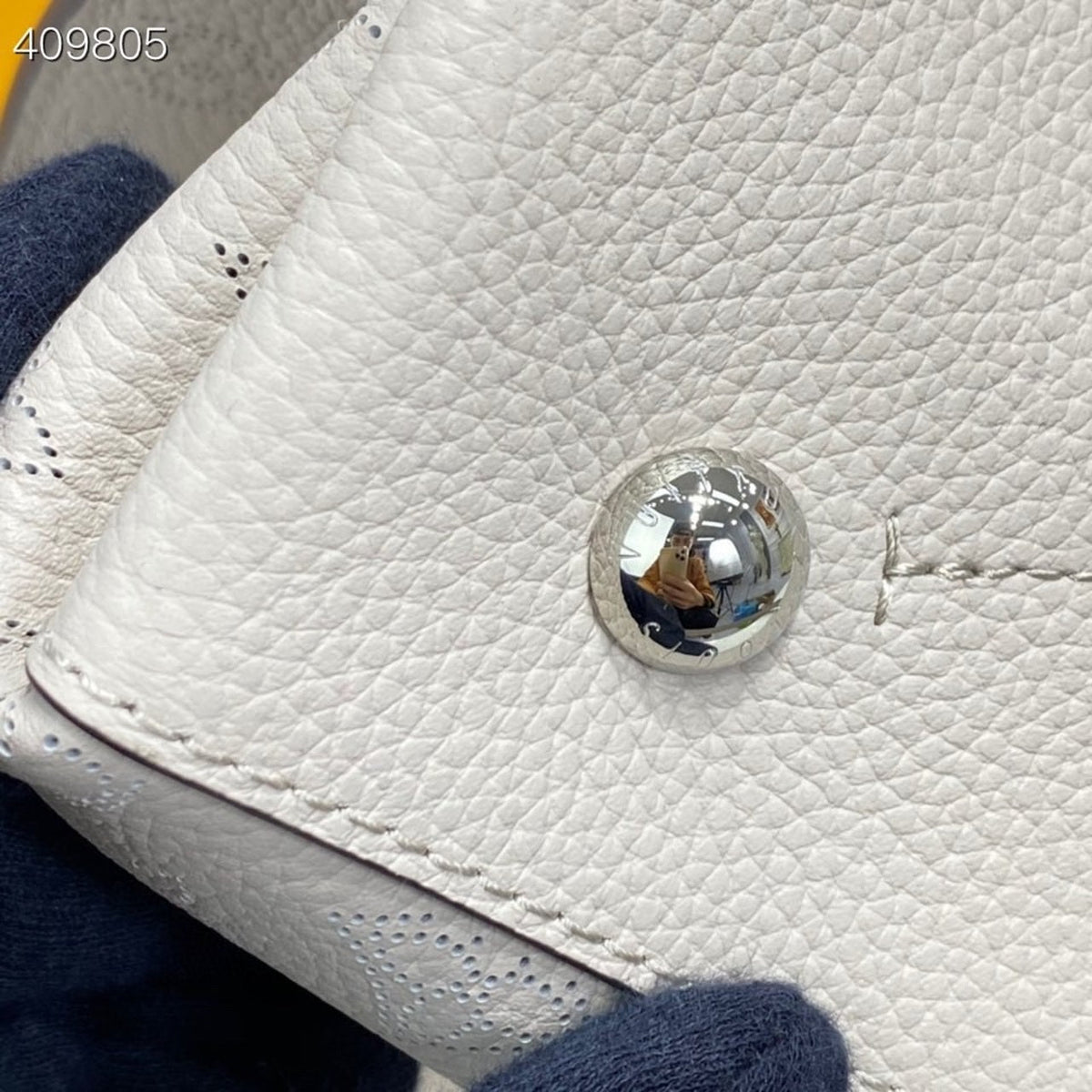 Louis Vuitton Muria Bag 22cm Mahina Calfskin Leather Spring/Summer Collection M57526 Mist – product image 8