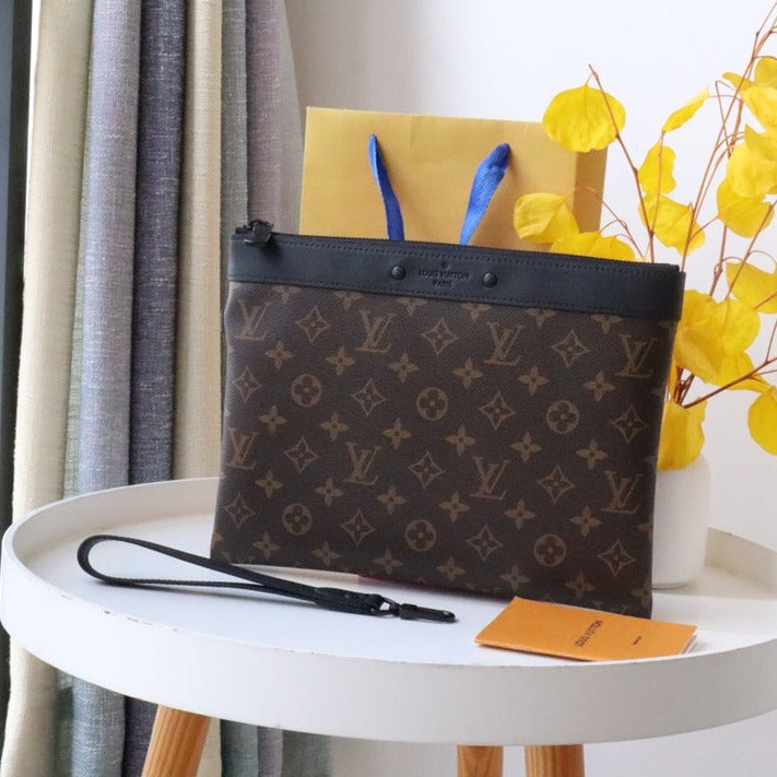 Pochette to Go 30 Monogram Canvas
