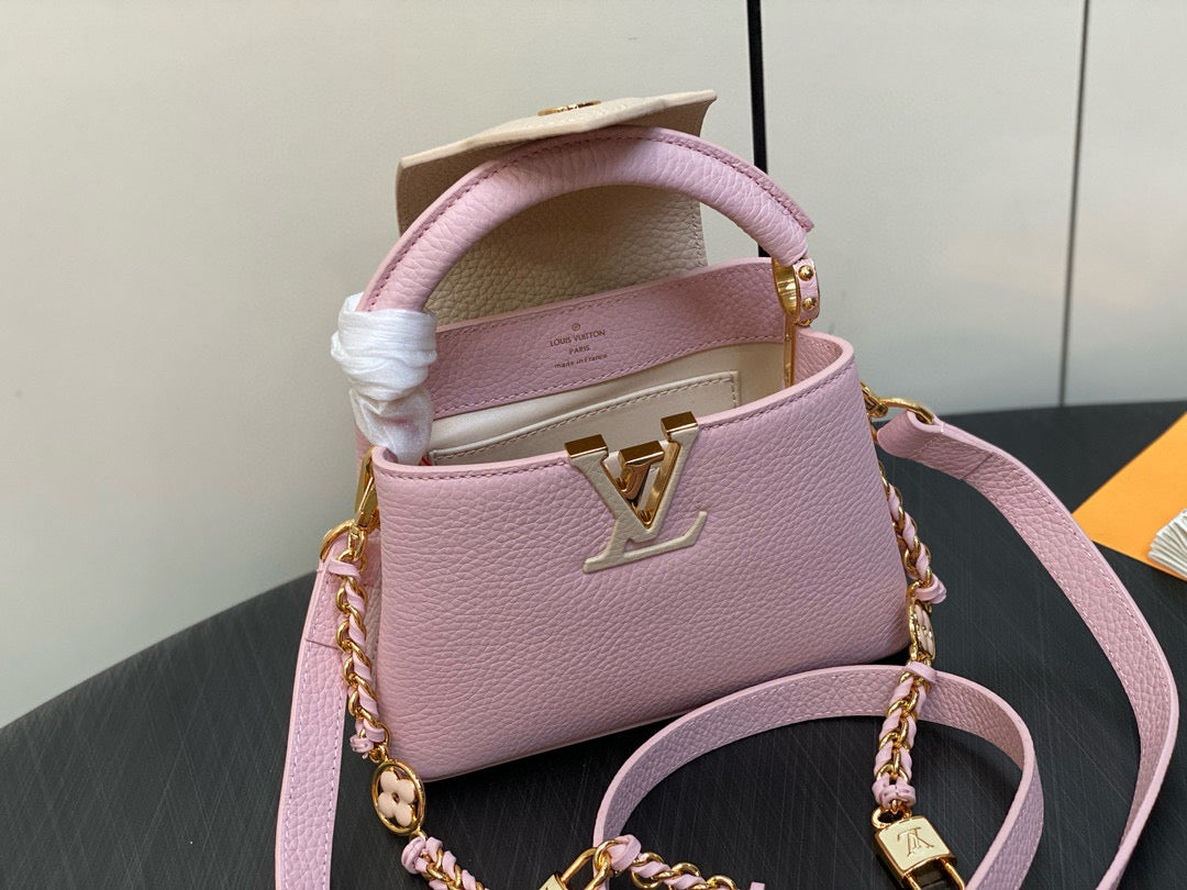 Capucines Mini 21 in Light Pink Taurillon Lovelock Gold Hardware