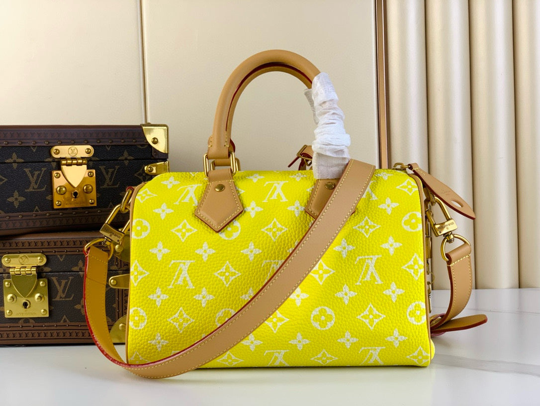 Speedy P9 Bandoulière 25 in Yellow Monogram Calfskin