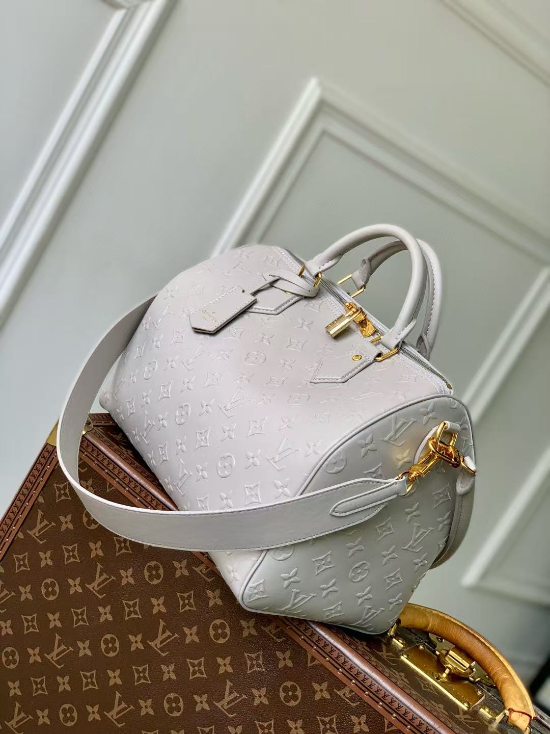 Speedy Bandoulière 30 in Grey Embossed Calfskin