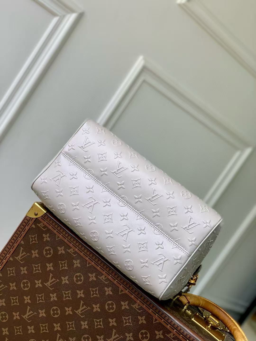 Speedy Bandoulière 30 in Grey Embossed Calfskin