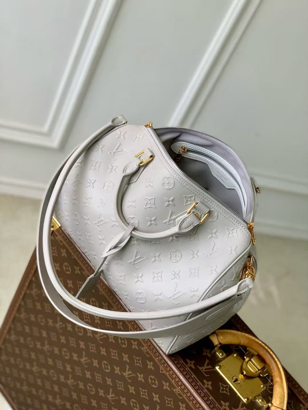 Speedy Bandoulière 30 in Grey Embossed Calfskin