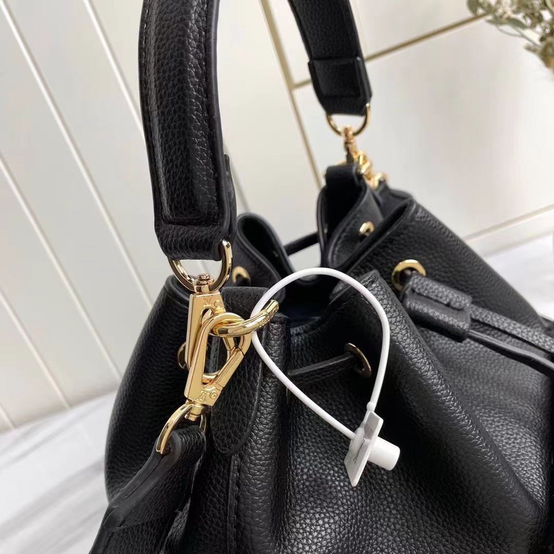 Louis Vuitton LockMe Bucket Bag 24cm Grained Calfskin Leather Spring/Summer Collection M57687 Black – product image 3