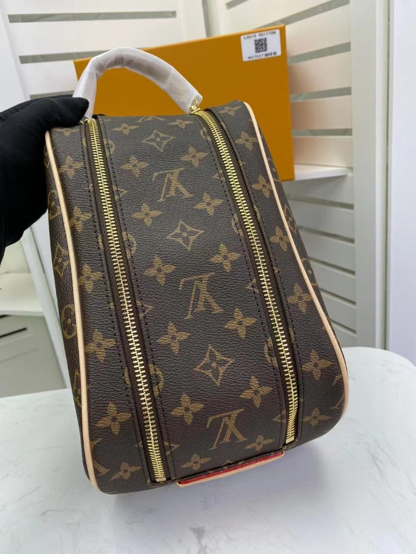 Louis Vuitton King Size Toiletry Bag 28cm Monogram Canvas Spring/Summer Collection M47528 Brown – product image 2