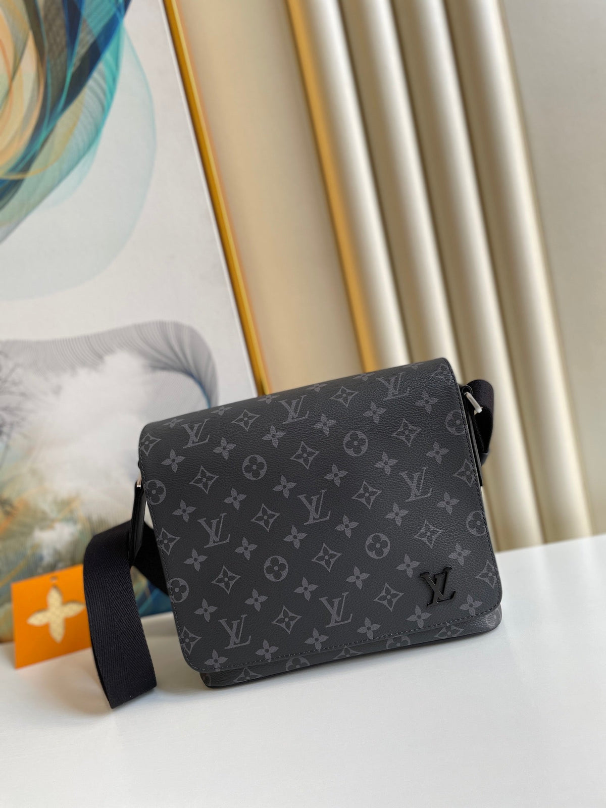 Louis Vuitton M45272 District PM 25cm – product image 1