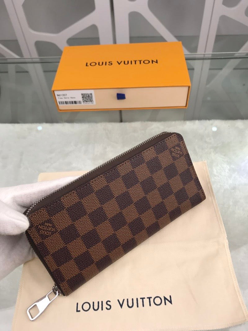 Louis Vuitton Zippy Vertical Wallet 20cm – product image 6
