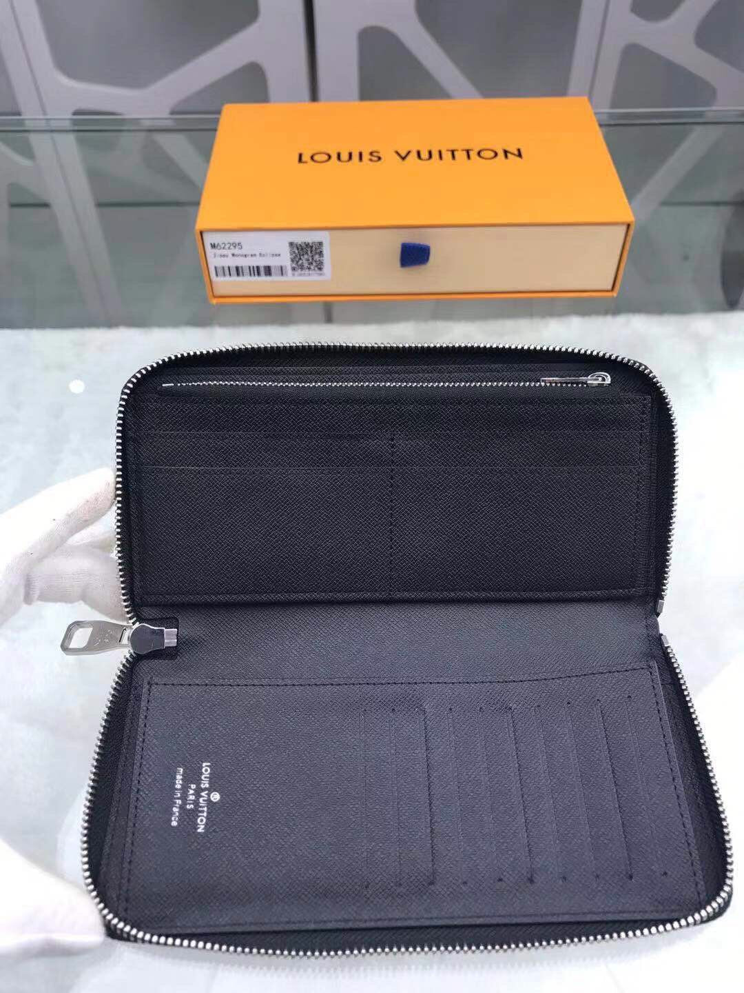 Louis Vuitton Zippy Vertical Wallet 20cm – product image 5