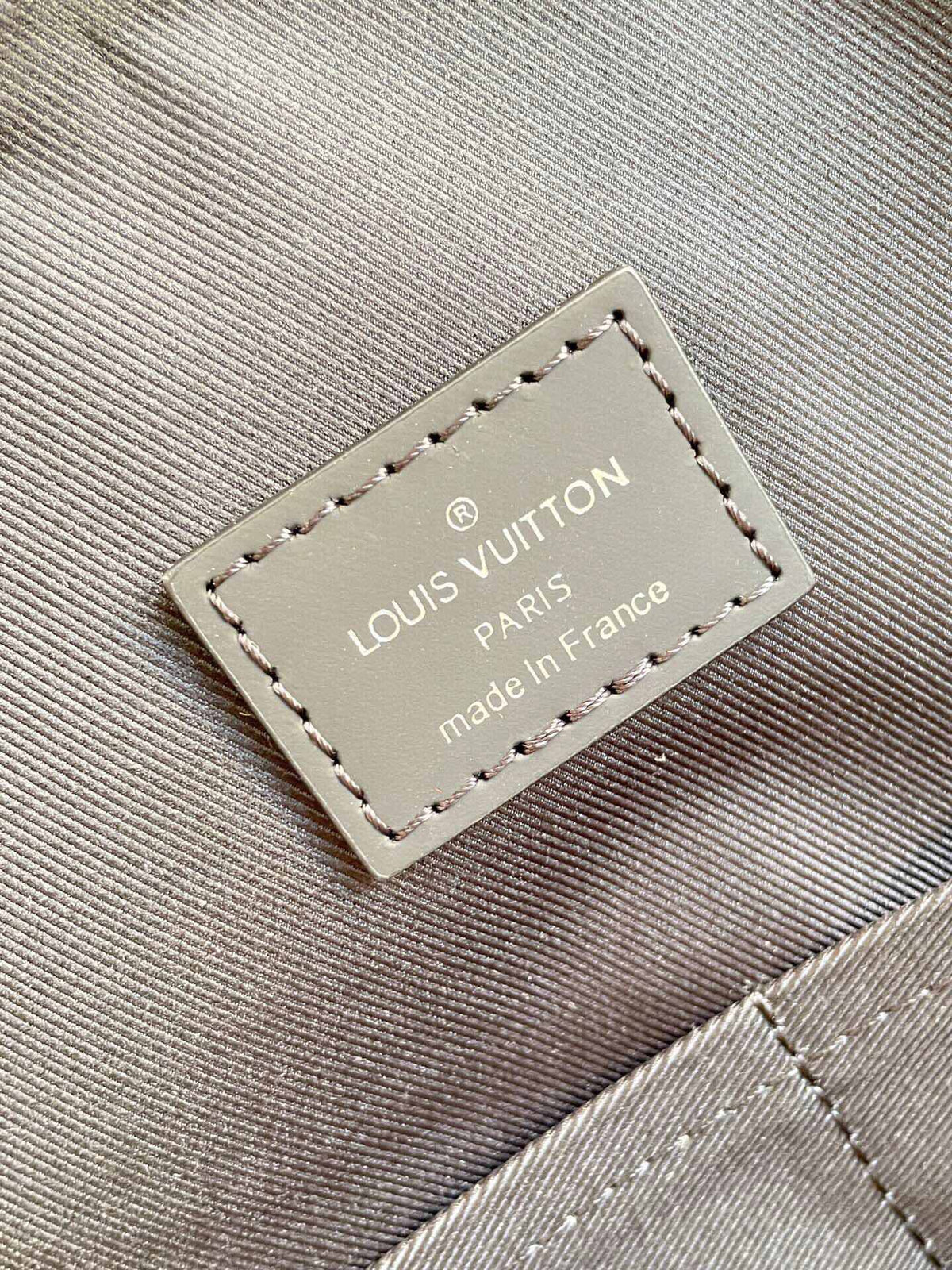 Louis Vuitton M40566 Briefcase Explorer 39cm – product image 5