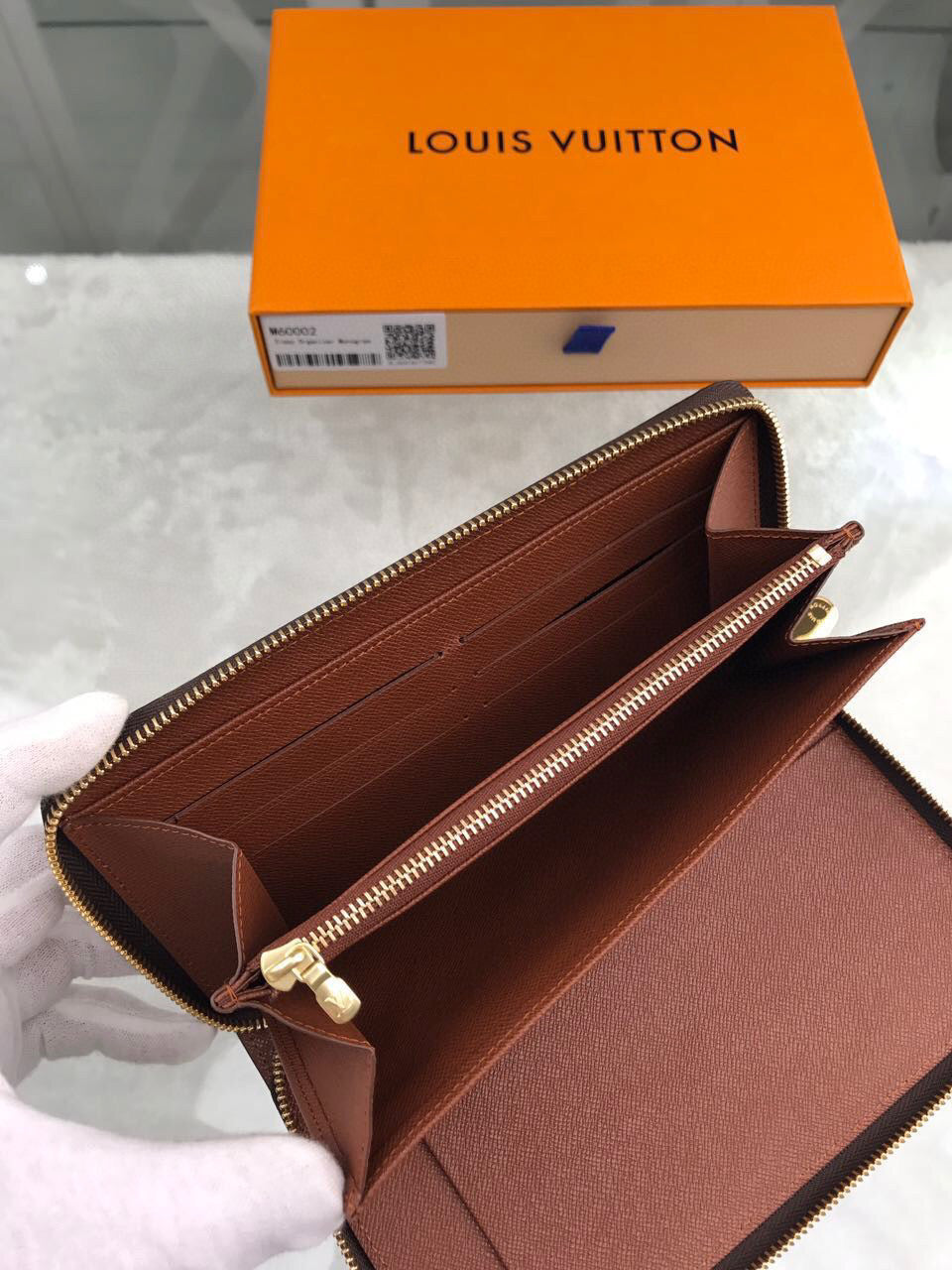 Louis Vuitton Zippy Vertical Wallet 20cm – product image 4