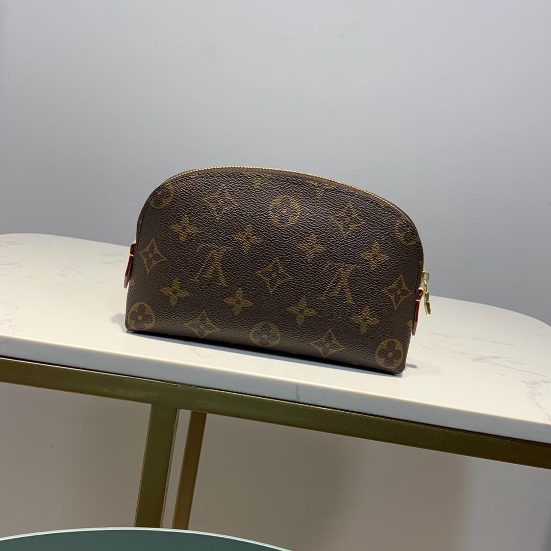 Louis Vuitton Cosmetic Pouch 19cm Brown – product image 5