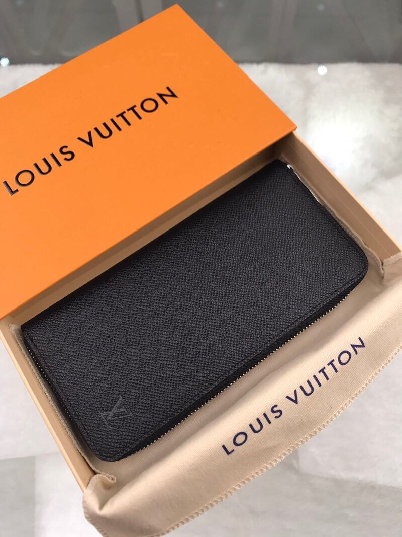 Louis Vuitton Zippy Vertical Wallet 20cm – product image 1