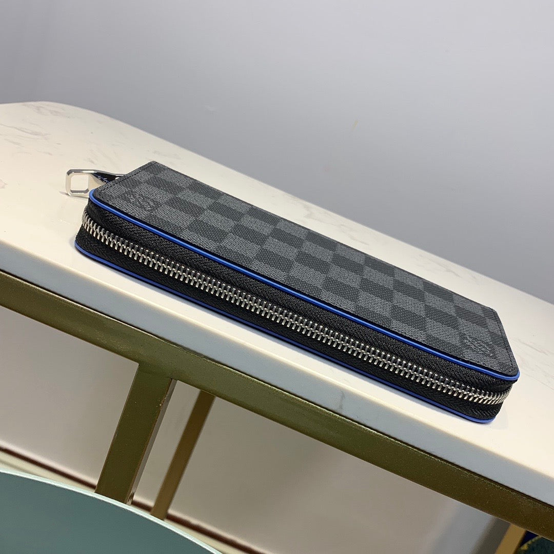Louis Vuitton Zippy Vertical Wallet 20cm – product image 4